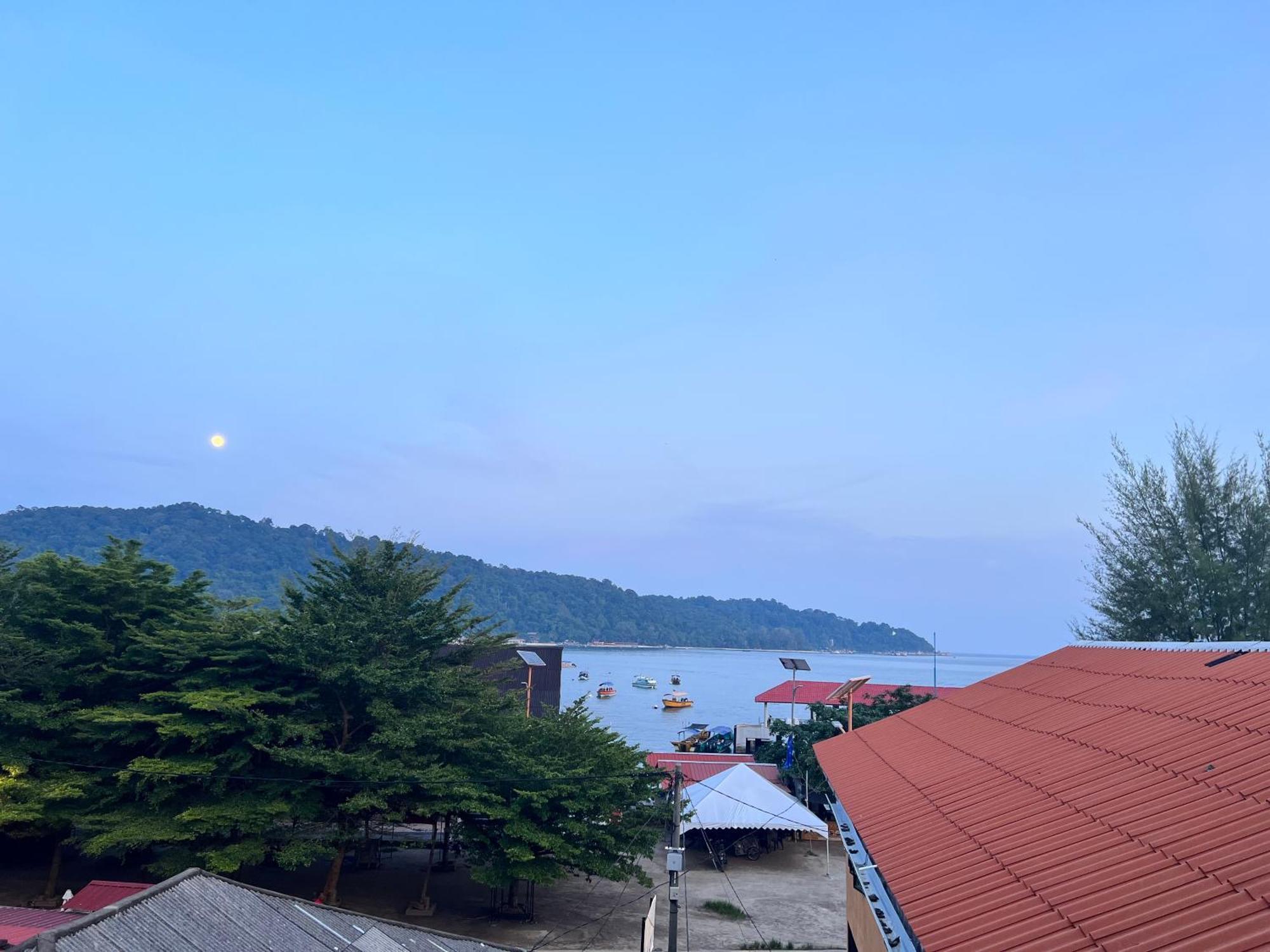 Perhentian Suria Hotel Kampong Pasir Petani Eksteriør billede